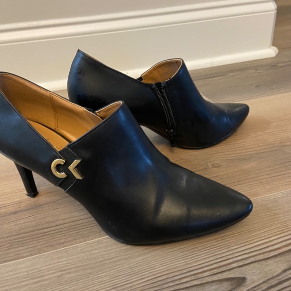 Calvin Klein Jeannavie Ankle Bootie Black Size 10 - Picture 2 of 4